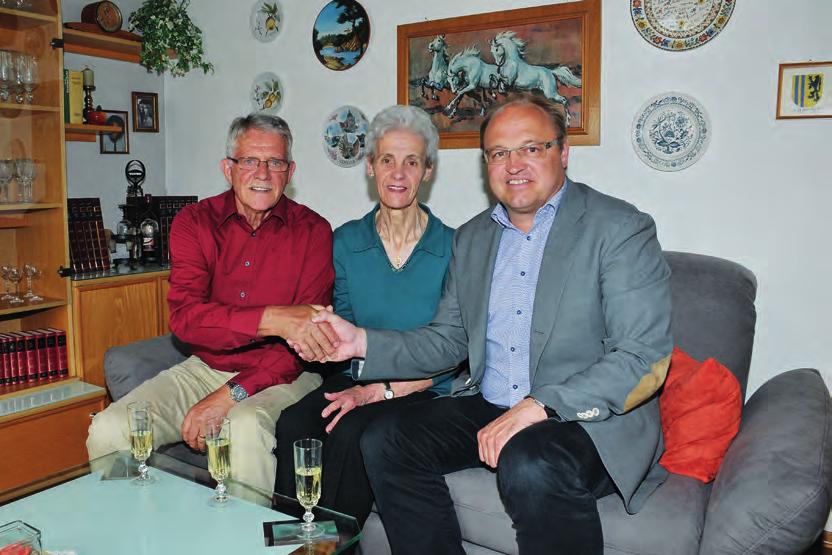 Vor dreißig Jahren bezogen sie das Einfamilienhaus im Falkenweg, in dem zahlreiche alte Uhren ihren Platz gefunden