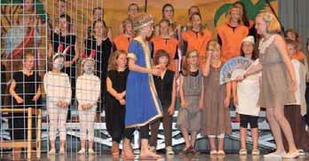 CHORJUGEND IM OCV Großartiges Musical zum Chorjubiläum in Eberhardzell Birgit Barth verlässt nach 27 Jahren den Kinderchor - Helena Neumann ist Nachfolgerin Ein grandioses Musial hat der Kinder- und
