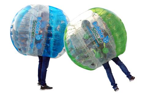 Zu Beginn des Spiels begibt sich jeder Spieler in seinen Bubble einen großen, mit Luft gefüllten Ball.