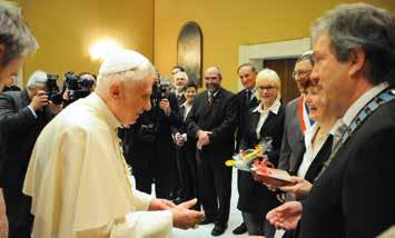 Bürgermeister (2002 2014) Ausstellung: Einer von uns ist Papst Begegnungen in Pentling im Rathaus Pentling Der Mensch Joseph Ratzinger, sein Leben und sein Zuhause standen im Mittelpunkt dieser
