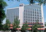 Radisson BLU Landeskategorie: HHHH Lage: Beliebtes internationales Hotel der gehobenen Klasse in unmittelbarer Nähe des China International Exhibition Centre (64 E.
