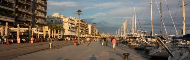 Supermärkte, direkt an der ersten großen Hauptstrasse die durch den Ort verläuft, parallel zur Pier. Die Pier von Volos Noch im Golf von Volos findet man die ersten schönen Spots.