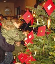 Rund 80 Kinder, die der Stadt Borkum bekannt sind, hatten auf vorbereitete Karten ihre Wünsche notiert.