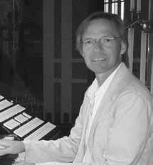 Seit 2010 studiert er in München die Fächer Schulmusik, Kirchenmusik, Orgel und Chordirigieren. Zu seinen Lehrern zählen Prof. Harald Feller (Orgel) und Prof. Michael Gläser (Chorleitung).