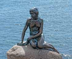 DÄNEMARK: KOPENHAGEN ENTDECKEN Willkommen in der facettenreichsten Großstadt Dänemarks. In Kopenhagen gibt es viel zu entdecken: das Wahrzeichen der Stadt Die kleine Meerjungfrau begrüßt alle.