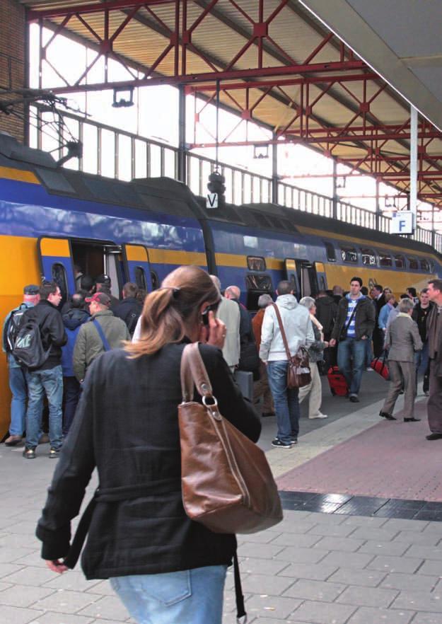 Mehr Zugkapazität Auf den meistbefahrenen Strecken der Niederlande werden 6 Intercitys und 6 Regionalzüge pro Stunde fahren, und wird die Kapazität für den Schienengüterverkehr erweitert.