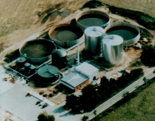Biogasanlagen/ BGA Groß Mühlingen Inbetriebnahme 1996 Biogasanlage mit Abfallaufbereitungstechnik zur Abscheidung von Störstoffen Genehmigung nach BImSchG Durchsatz 45.000 t Bioabfälle -> 12.000-20.