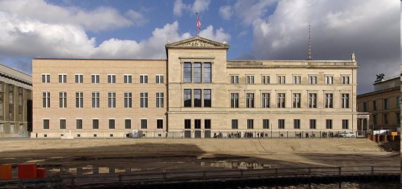 Was Sie zu unserem Thema in Berlin kennen sollten (1): Das Neue Museum auf der Museumsinsel 1843-1855 nach Plänen von Friedrich August Stüler