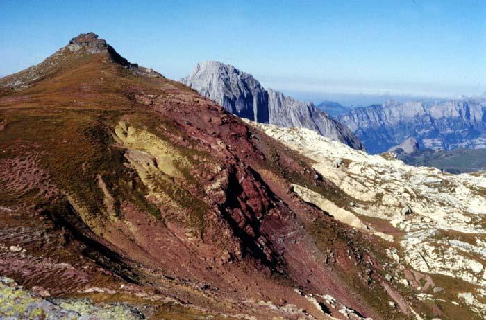 Obere Trias - Keuper In den Alpen folgt über den Rötidolomiten die Quartenformation.