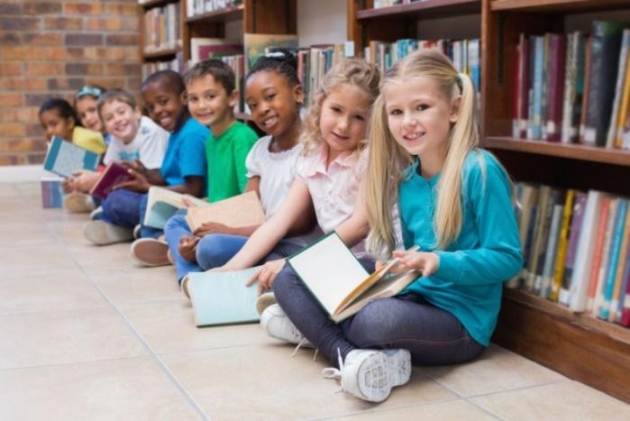 Aktionen in der Bibliothek Bei vielen Lehrkräften ist ein Klassenbesuch der örtlichen Bibliothek oder Bücherei im Laufe des ersten Schuljahres fest eingeplant.