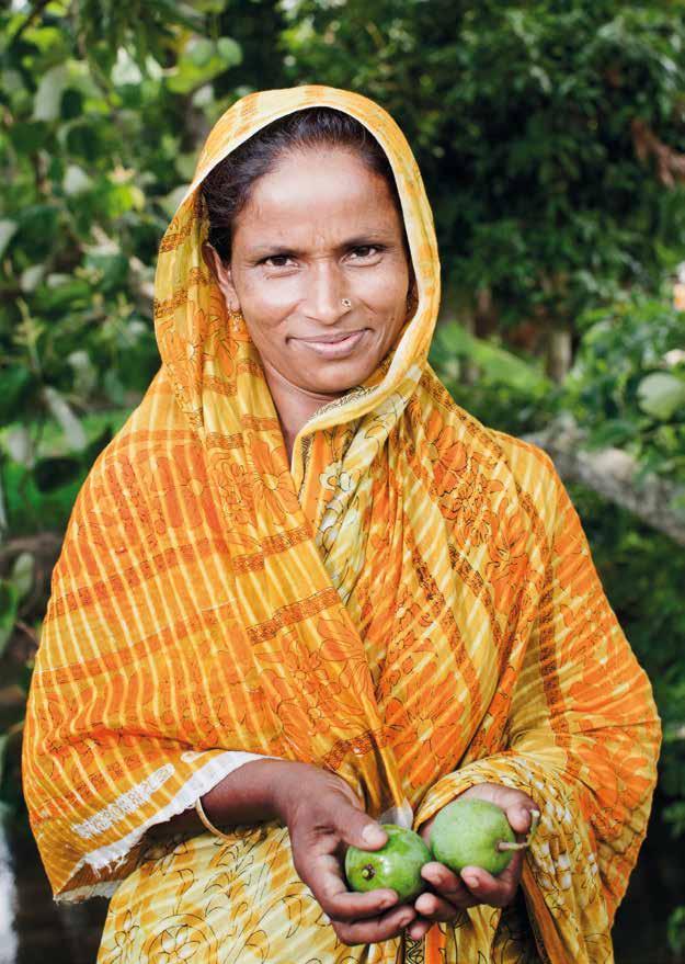 5 Ramesharpur, Bangladesch Rahima Akther versorgt ihre Familie durch Mango-Anbau wirkt. s gibt Solidarität. Überall und jeden Tag.