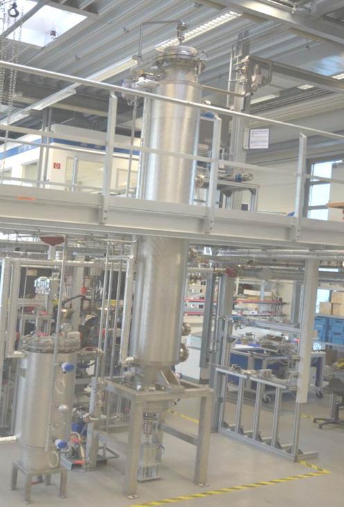 methanbildener Mikroorganismen in einem Bioreaktor. Da methanogene Bakterien keine Endprodukthemmung aufweisen, kann auch nicht aufgereinigtes Biogas als CO 2 -Quelle genutzt werden.