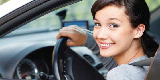 USA / KANADA ALAMO MIETWAGEN Alamo Preisvorteil für junge Leute unter 25 Jahren Für alle Fahrer im Alter von 21-24 Jahren ist der Versicherungszuschlag bereits im Preis eingeschlossen.