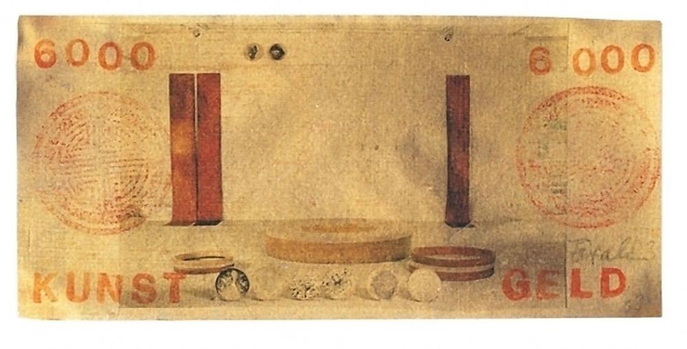 Maria Fisahn Kunstgeld 6000 2003, 8,3 x 17,5cm, Textildruck Auf Papier und verschiedene Textilien druckend, stempelnd und collagierend, entwirft die Beuys-Schülerin Maria Fisahn ihre eigenen