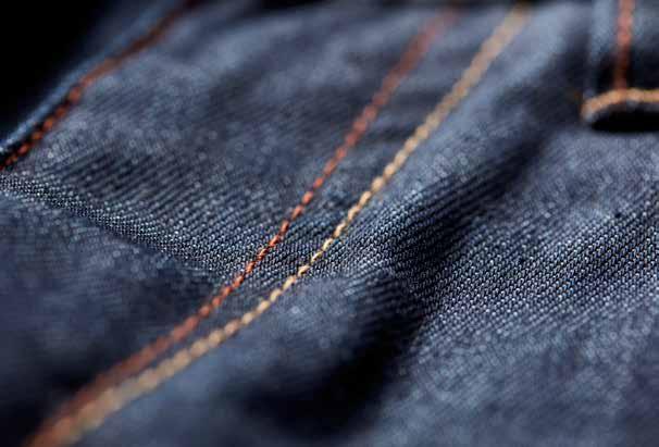 Hose in klassischem Jeans-Look, Nähte in zwei verschiedenen Farbtönen, die den originalen Jeans-Look verstärken.