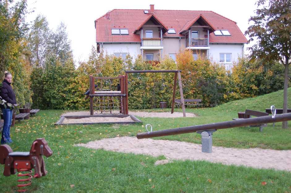 Spielplatz Fichtenweg In Thalheim im Fichtenweg liegt dieser attraktive, in die