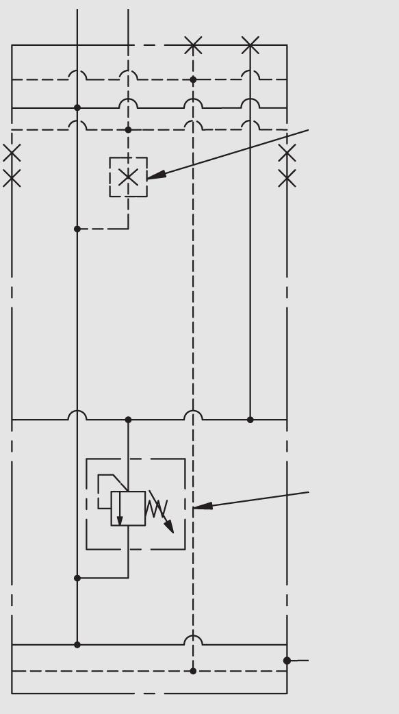 Mitten-Ausgangssektion UC T T PPM T Die Mitten-Ausgangssektion ermöglicht zwei Pumpenkreisläufe.