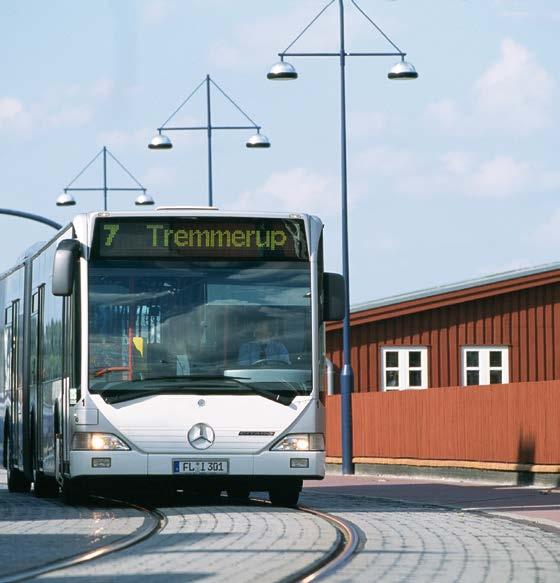 Mit den LINIEN 1 14 sicher zum Ziel Als kommunales Verkehrsunternehmen engagieren wir uns für die Zukunft der Stadt und bieten überwiegend 20-Minuten-Takt moderne Busse, darunter besonders