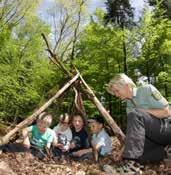 Die Försterinnen und Förster veranstalten jährlich eine Vielzahl an Waldführungen und Erlebnistagen mit Kindern, Jugendlichen und Erwachsenen.
