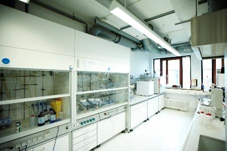 Labor des Unternehmens cynora; Foto: MLR Im Labor werden die Stoffe gemäß dem