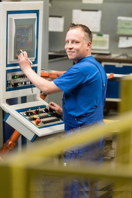 VORBEMERKUNG Akquisition als Vorleistung für weitere Expansionen Im März 2015 wurde die Gabler Feinschneidtechnik GmbH (Feintool System Parts Oelsnitz GmbH) erworben Umsatz von CHF 3.2 Mio.