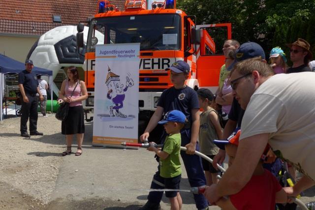 Kernstadt mit knapp 70.000 Einwohnern zuständig. Mit etwa 70 Einsatzkräften ist die Abteilung Stadtmitte die größte Abteilung der Freiwilligen Feuerwehr Reutlingen.