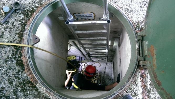 Höhenrettungsgruppe Die Höhenrettungsgruppe ist eine Sondereinheit der Feuerwehr für Rettungs- und Hilfeleistungseinsätze mit speziellen Rettungstechnologien für Höhen und Tiefen.
