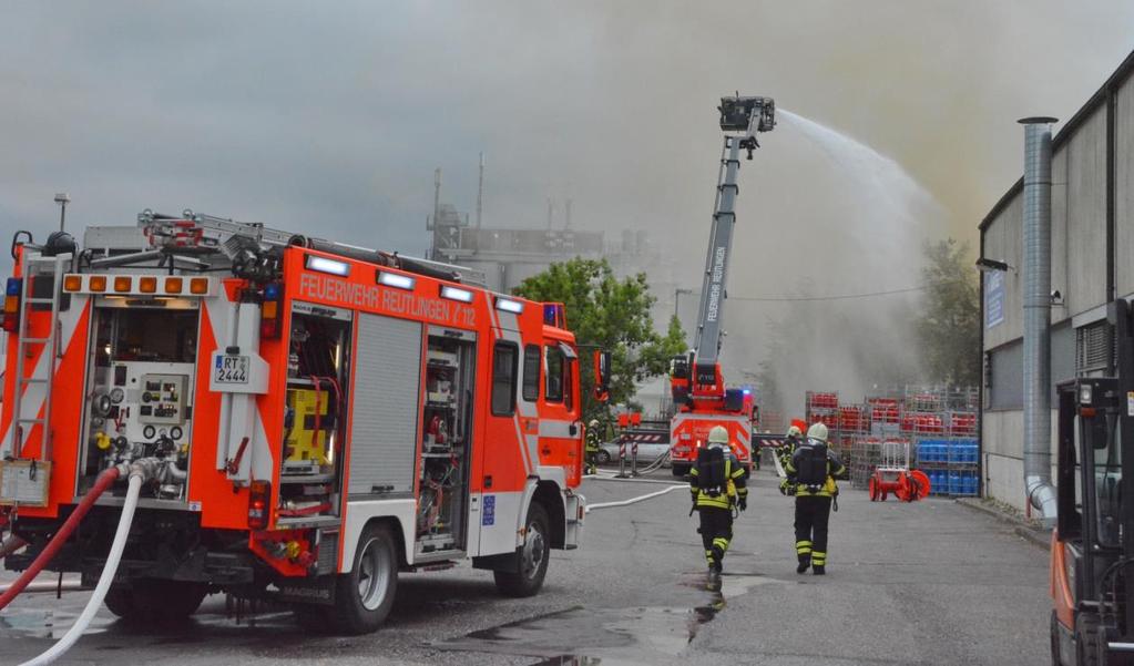 Die Feuerwehr rettete 175 Menschen aus lebensbedrohlichen Zwangslagen und 9 Personen (2014: 10 Personen) bei Bränden.
