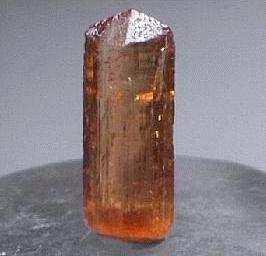 65 g/cm³, 46,7% Si Quarz ist ein gewöhnliches und weit verbreitetes Mineral, der am Aufbau der Erdrinde mit etwa 12 % beteiligt ist.