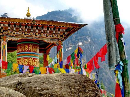 05. Tag, Mittwoch, 21.03.2018 Thimpu Gangtey Das heutige Ziel ist Gangtey, auch Phobjika genannt. Es ist einer der schönsten Orte in Bhutan.
