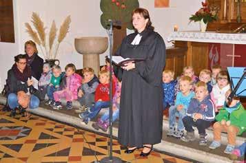 Die Gemeinde nahm die neue Pfarrerin an diesem Sonntag wortwörtlich mit Pauken (Batucada-Trommler) und Trompeten (Posaunenchor) in Empfang, und das Presbyterium widmeten ihre persönliche Worte.
