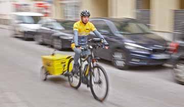 Rad fahren hält gesund, schont die Umwelt und den Geldbeutel und benötigt weit weniger Platz als der Autoverkehr.