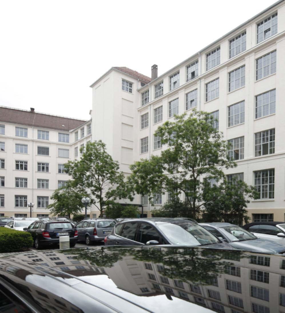 IHK Nürnberg für Mittelfranken Interimsquartier Ulmenstraße 52 Fakten 140.000 Mitgliedsunternehmen aus Industrie, Handel und Dienstleistung in der Region Nürnberg 10.