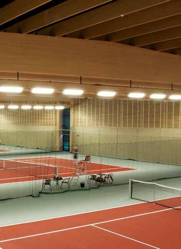 20 Sporthalle Funktionsraum 21 / Sensor-Leuchten In Sporthallen sind häufig Deckenhöhen von 8 10 m vorhanden. Das ist keine leichte Aufgabe für eine sichere Bewegungserfassung.