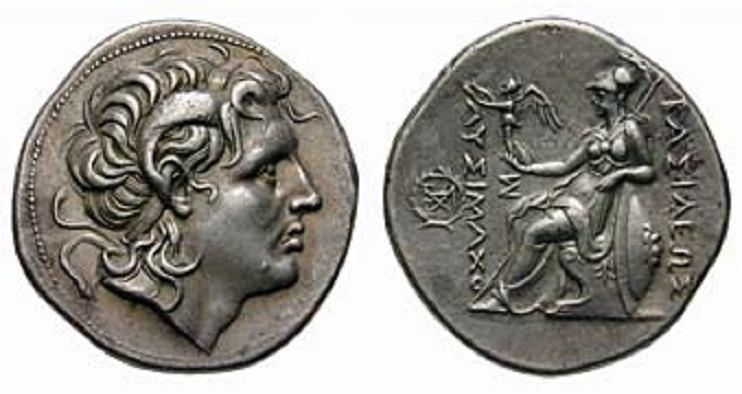 Rv: BASILEWS/LUSIMACOU, Athena thronend nach links hält Nike, welche den Königsnamen bekränzt, am Thron lehnt Löwenkopfschild und Lanze; im Feld rechts und links: je ein Monogramm.