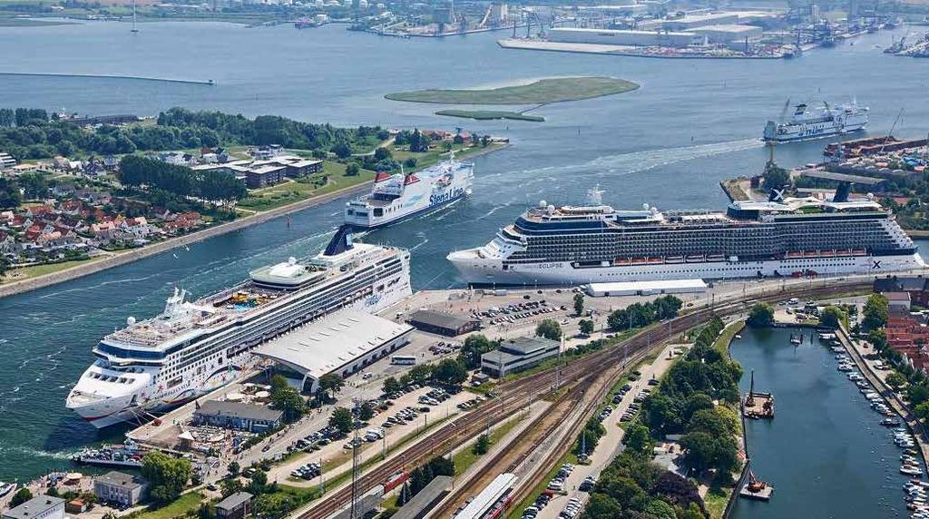 Ersatzneubau Liegeplatz P7 Warnemünde Dipl.-Ing. Ralf Holland, INROS LACKNER SE, Rostock Bild 1: Kreuzfahrtterminal Warnemünde, links Liegeplatz P7 mit Cruise Center Foto: ROSTOCK PORT 1.