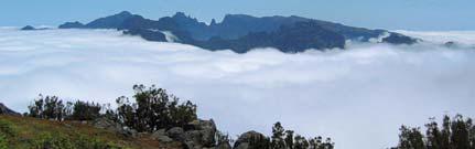 Erstmals alpinen Charakter vermittelt die Besteigung des Pico Grande mit dem Abstieg in den gewaltigen Erosionskessel des Nonnentales.