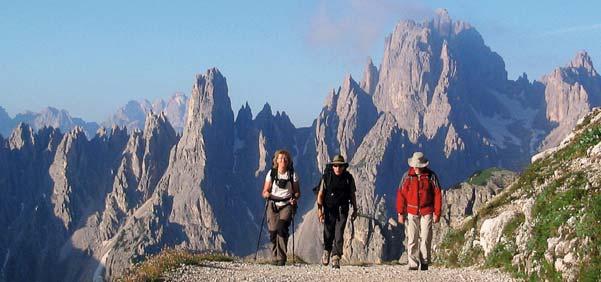 ( Unterkunft) 650, Von den Drei Zinnen bis zur Fanes Wer eine besondere Form des Wanderns sucht, sollte ein Trekking durch die Bergwelt der Dolomiten erlebt haben.