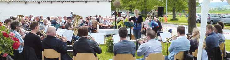 Nach einer Stärkung bei Kuchen und Kaffee aus unseren gesammelten Haferln wurde die Kirche dann richtig voll.