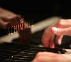 Das Haus der Klaviere Gottschling stellt mit seinem akustisch erstklassigen Konzertsaal und hervorragenden Instrumenten einen qualitativ adäquaten Austragungsort zum angestrebten Niveau des