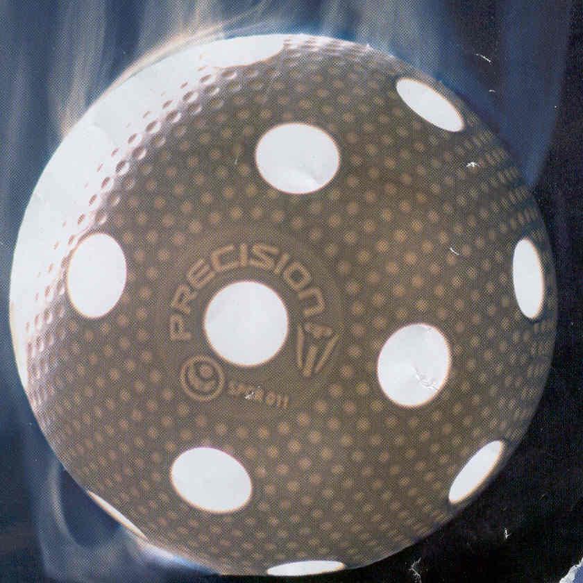 Ball und Bande Der kleine Lochball ist die Besonderheit des Floorballs.