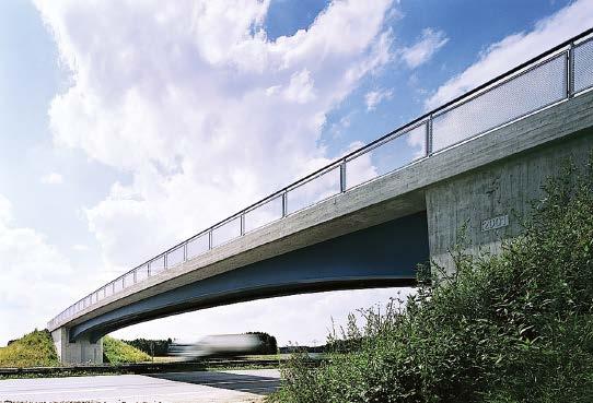 G. Seidl/A. Danders/F. Gunkel/D. Rademacher/T. Pinger Elsterbrücke Osendorf eine feuerverzinkte Verbundbrücke mit externer Bewehrung Z-26.4-56 Verbunddübelleisten, Berlin, 13.05.2013. [7] Seidl, G.