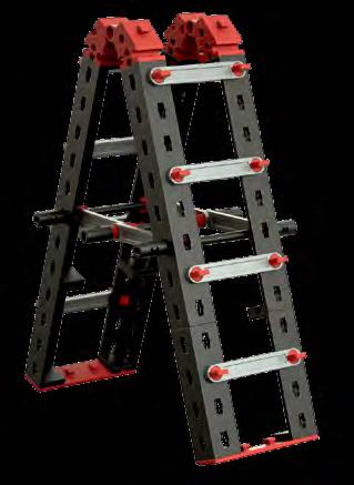 Eine Bockleiter besteht aus zwei gleichen Hälften, die oben mit einem Drehpunkt verbunden sind. Je nach Anstellwinkel der beiden Hälften bleibt die Leiter auch ohne Verspannung stehen.
