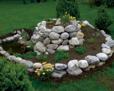 c. Kräuterspirale Eine Verwandte der Trockensteinmauer ist die Kräuterspirale, ein besonderes, phantasievolles Schmuckstück und ein Gesundheitstempel in ihrem Garten.