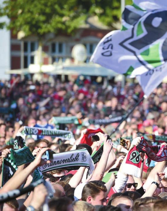 Hannover 96 Hannover 96 kehrt in d Von DOMINIC RAHE Hannover 96 ist wieder erstklassig.