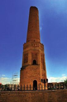 IIIIIIII Destination Das Minarett Sheikh Choli in Erbil. The Sheikh Choli Minaret in Erbil. Erbil ist ein guter Ausgangspunkt für einen Einkaufsbummel.