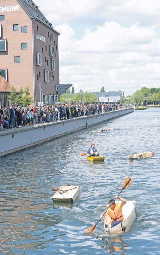 Schwanenritter auf dem Boot Das Schwanenritter-Race wird ein Höhepunkt des Jubiläumsjahres. Hunderte Besucher werden am 20.