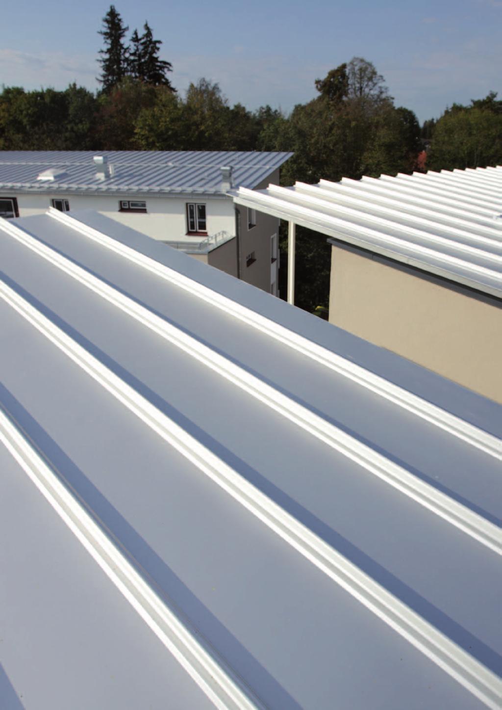 Kalzip Aluminium-Dachsystem für Wohnquartiere Nachhaltigkeit und Wirtschaftlichkeit im Wohnungsbau das heißt vor allem auf Energie-Effizienz, Langlebigkeit, Sicherheit und Wartungsfreiheit zu setzen!