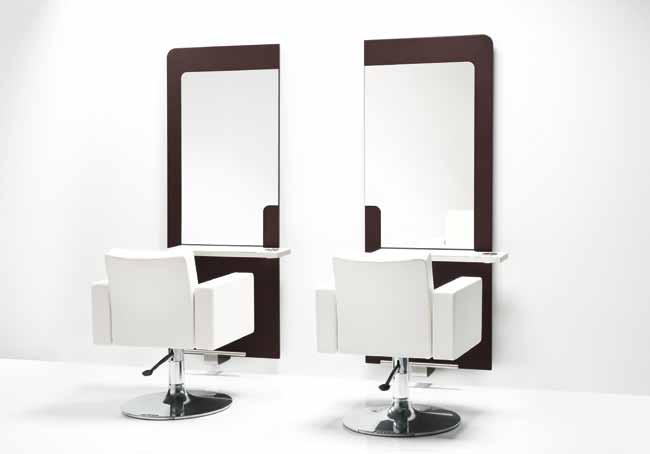 Le miroir à droite ou à gauche, avec ou sans reposepieds en inox.