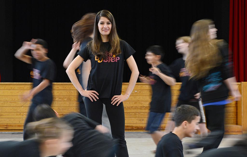 April 2014»Step by Step«ist ein Tanzprojekt von conecco UG Management städtischer Kultur in Kooperation mit der BürgerStiftung Hamburg, das Tanzunterricht von professionellen Choreografen und